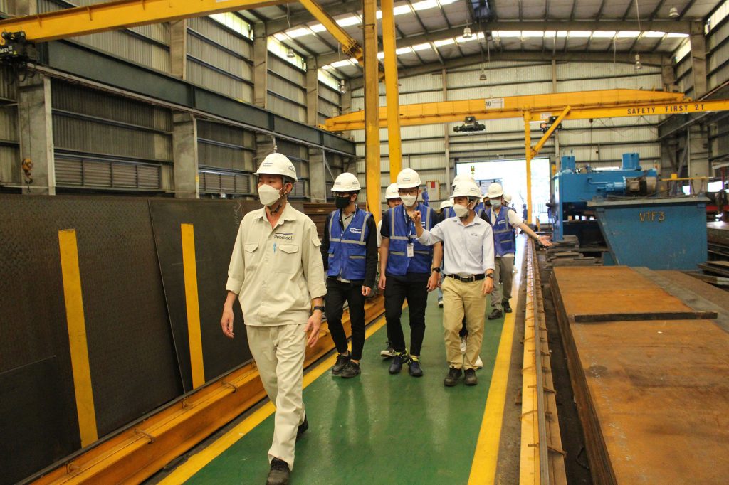 pebsteel-factory-tour-civil-engineering-students-8-1024x682